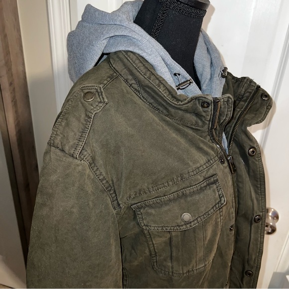 Levi's  Sherpa-Lined Hooded Jacket - Picture 8 of 12